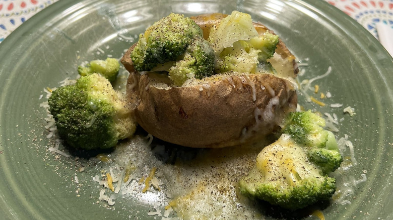 Baked potato with broccoli and cheese