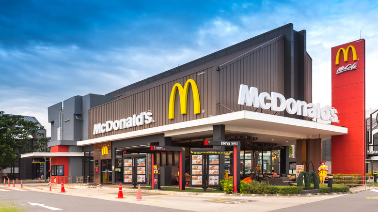 Mcdonald's storefront