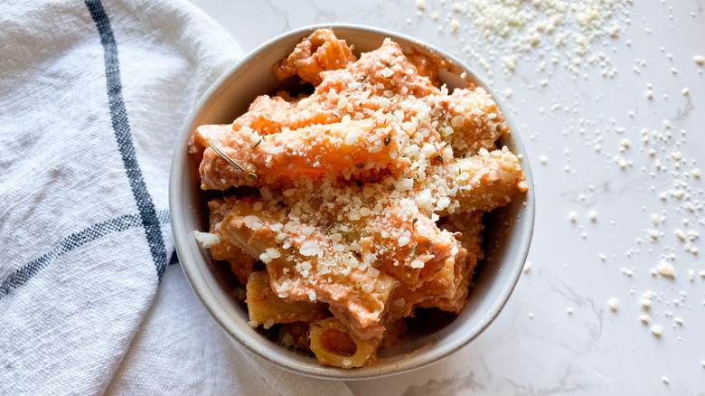 bowl of meatless baked ziti