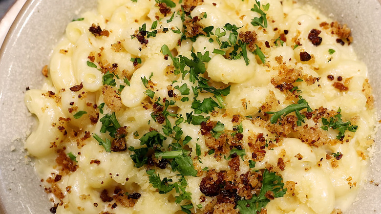  Macarrones con trufa y queso