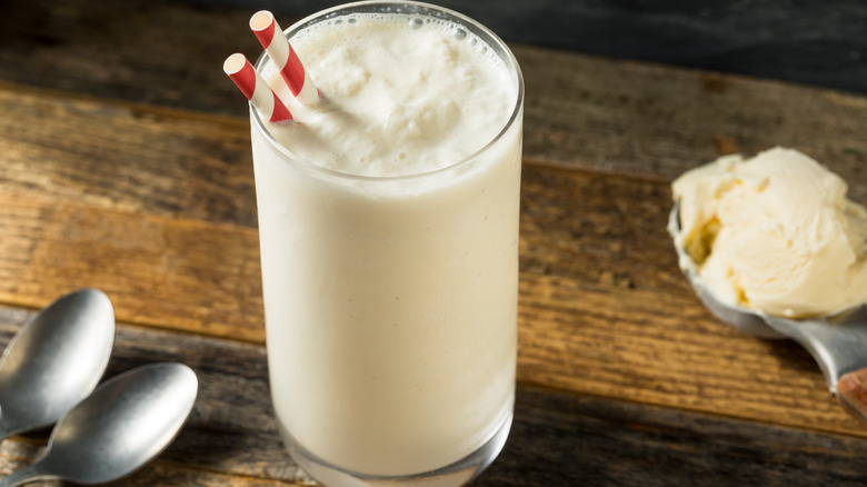 Alcoholic vanilla milkshake