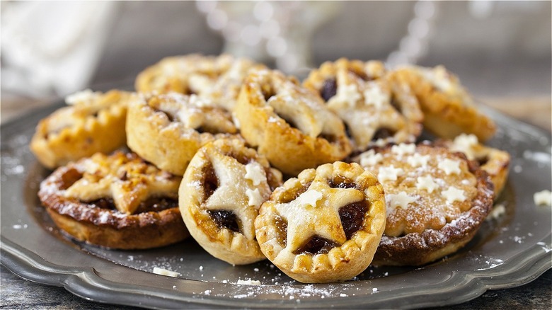 Mince pies on serving platter