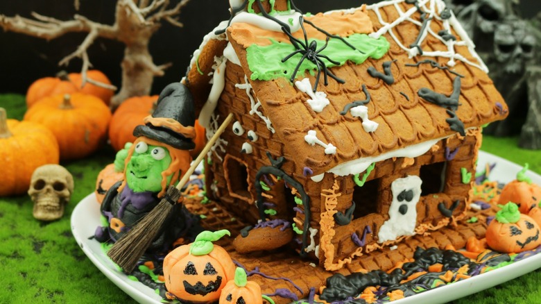 Halloween gingerbread house 