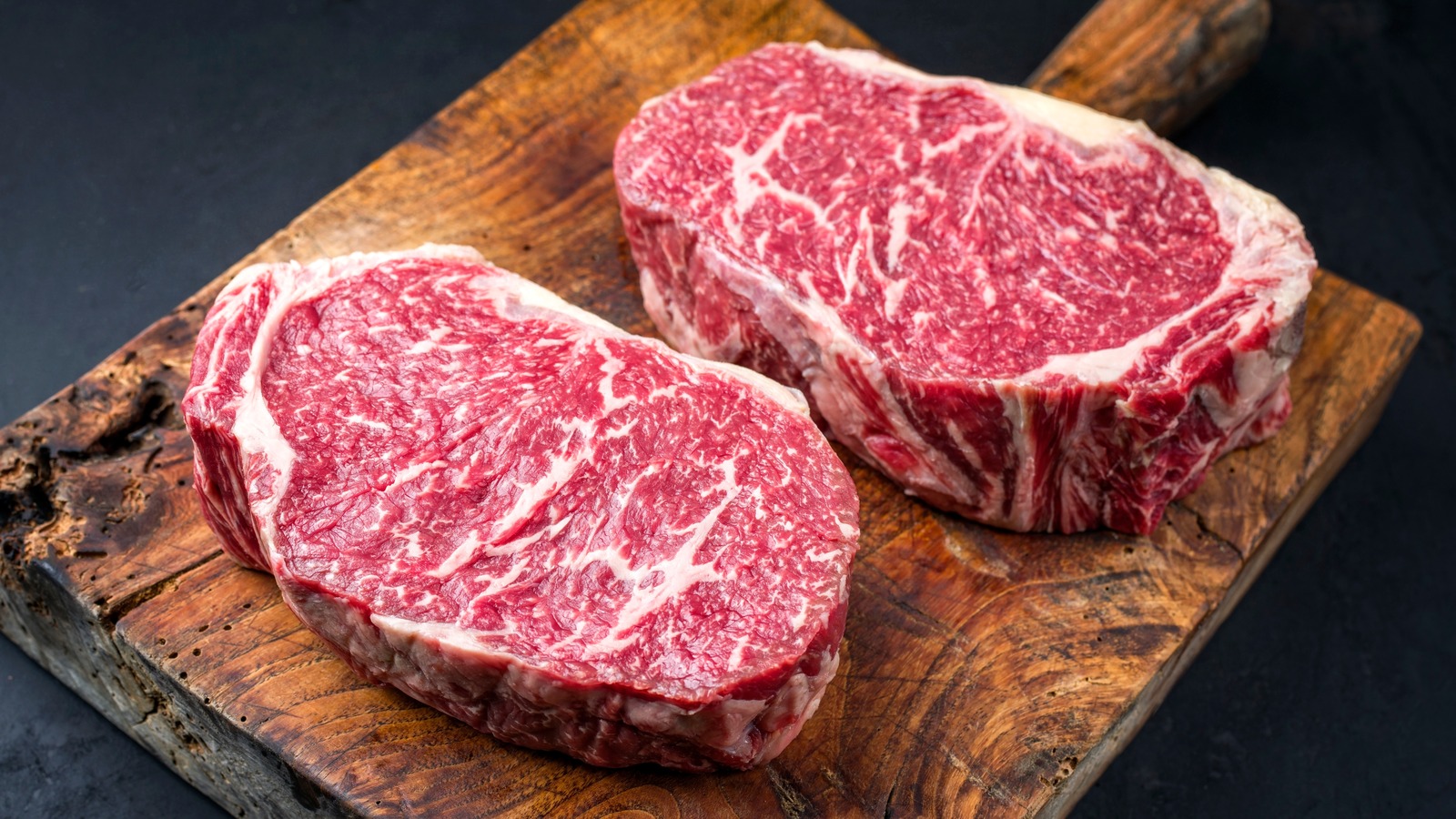 mistakes-everyone-makes-cooking-wagyu-beef-at-home