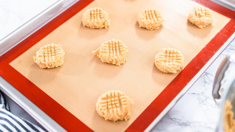 Cookies on silicone mat