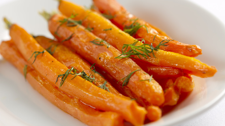 buttered carrots with dill