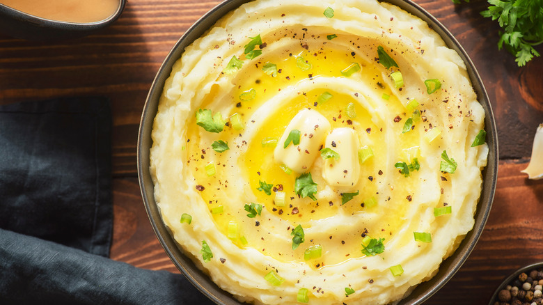 bowl of buttery mashed potatoes 