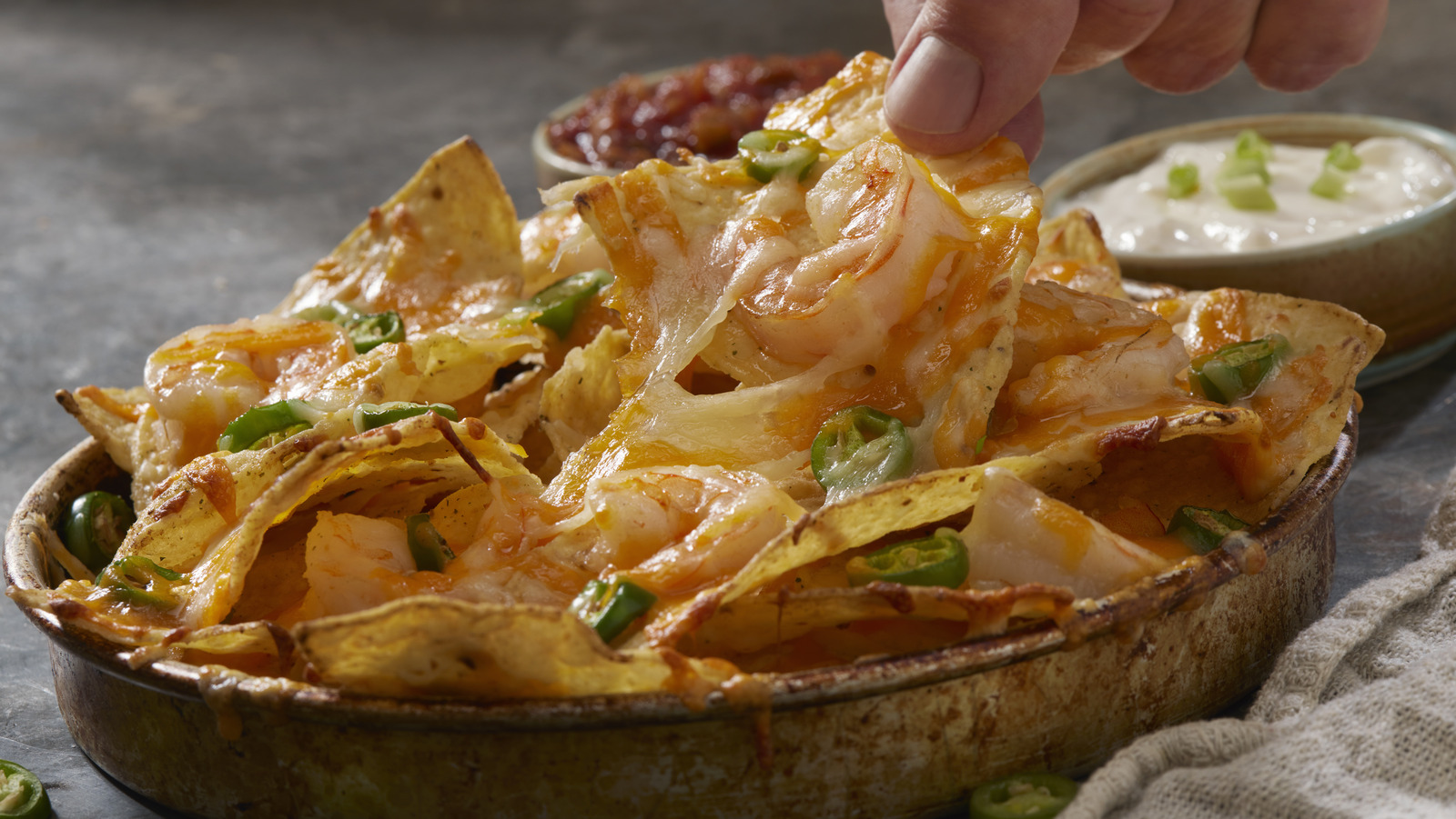 11 Mistakes Everyone Makes When Making Nachos