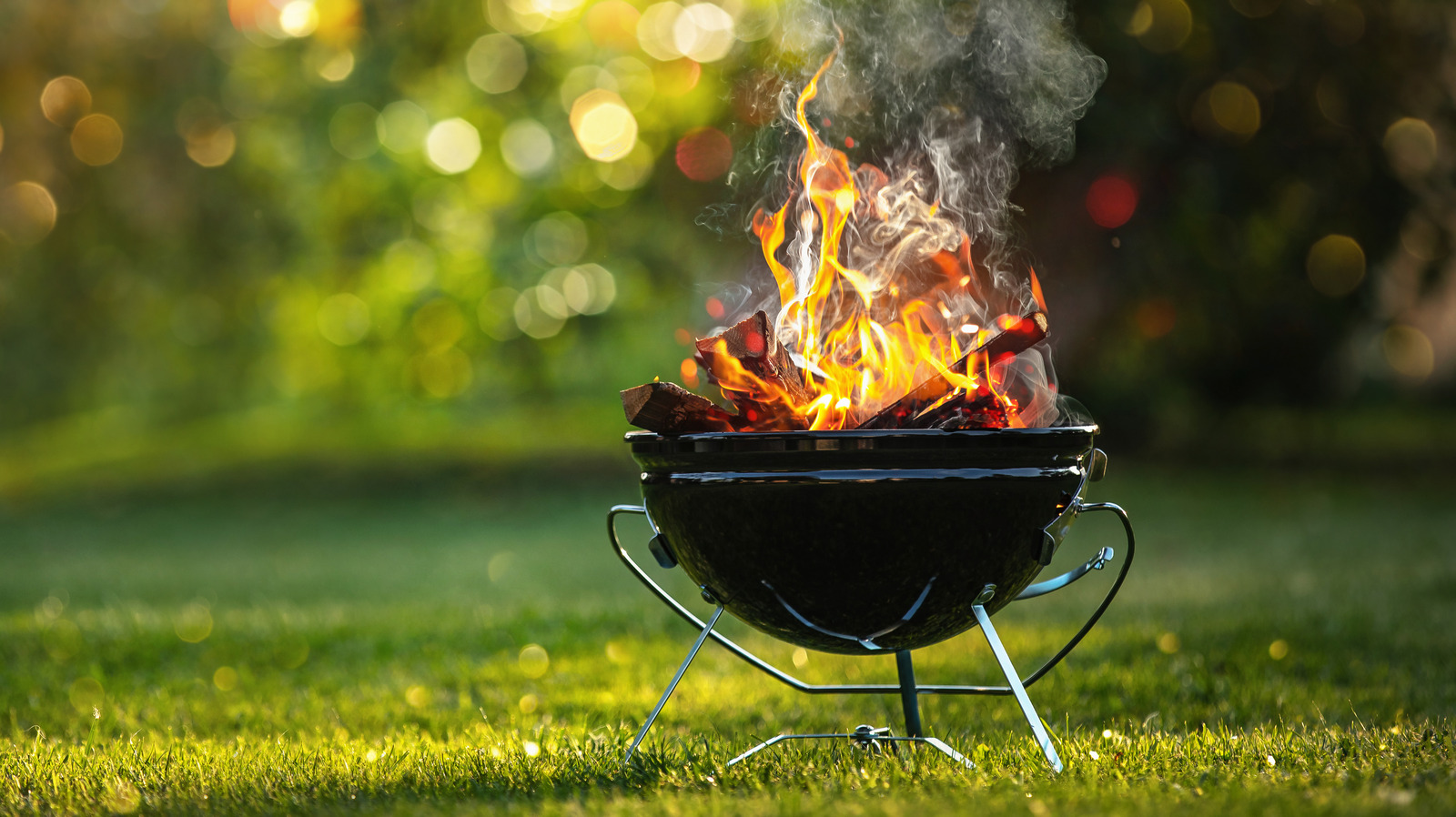 Mistakes Everyone Makes With A Charcoal Grill, According To A Grillmaster