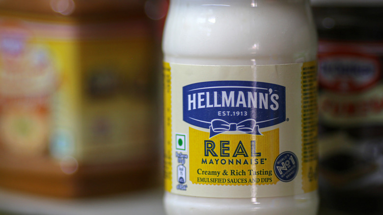 jar of Hellmann's mayo 