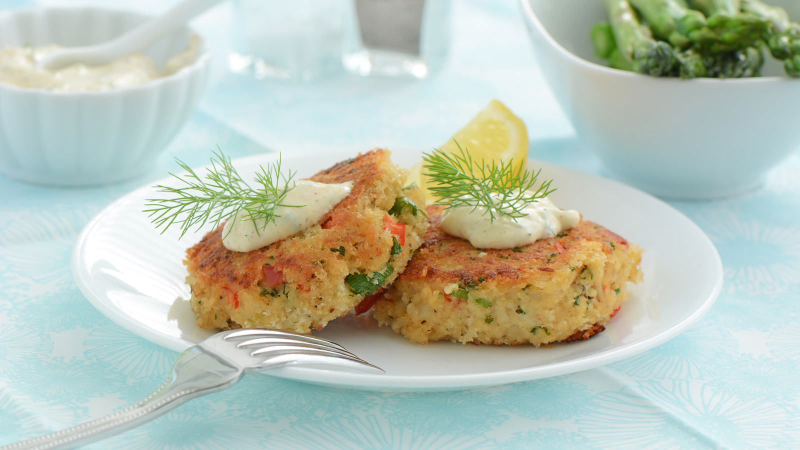 Mistakes Experts Say To Avoid When Cooking Crab Cakes At Home