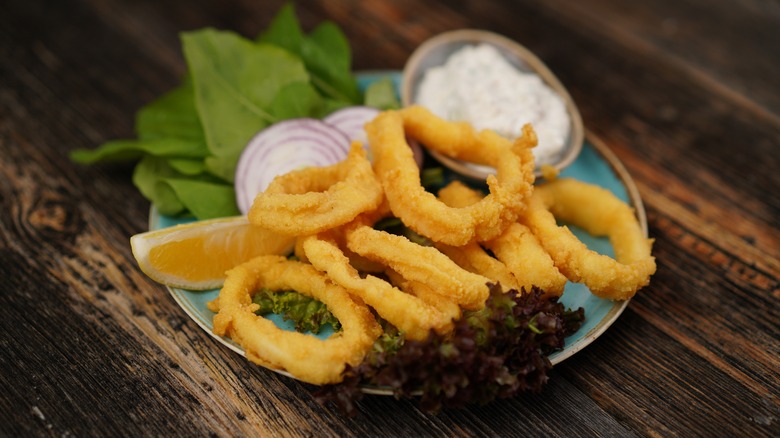 Fried calamari rings