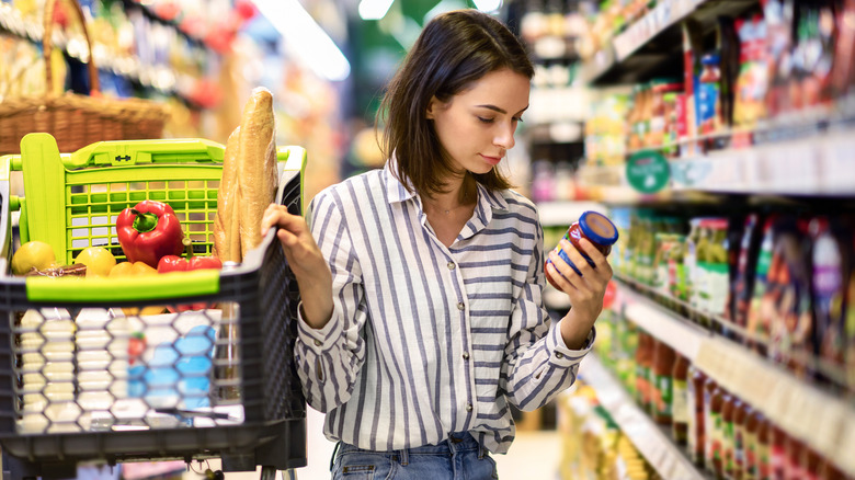 woman shopping for groceries