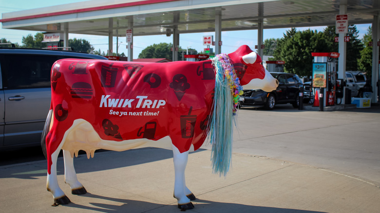 Kwik Trip convenience store cow