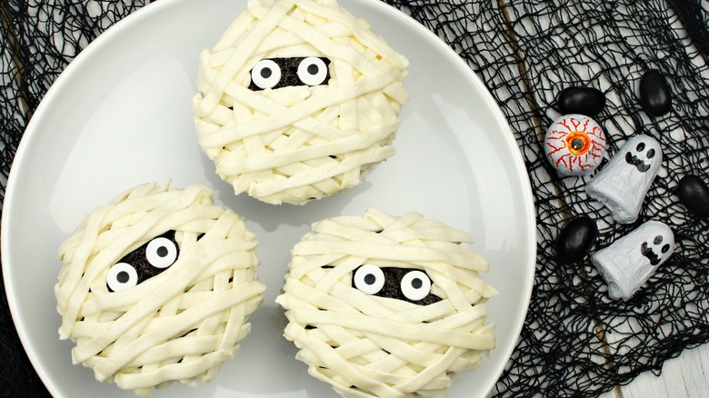 mummy cupcakes