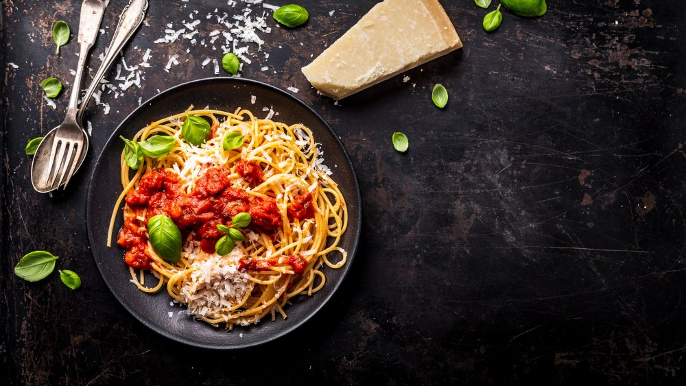 Pasta with tomato