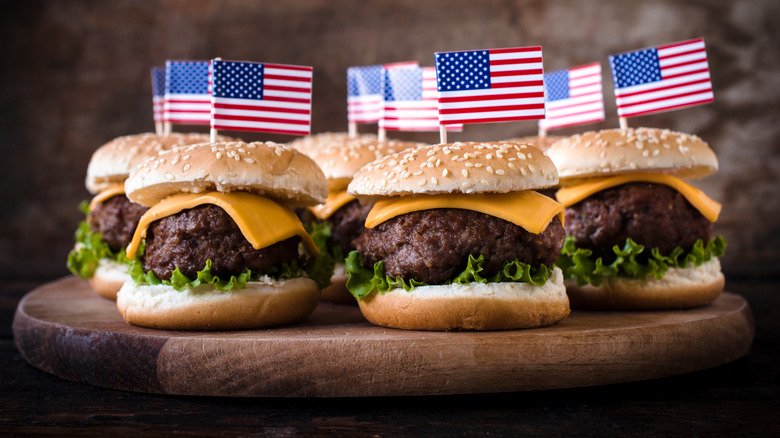 Mini cheeseburgers with American flags