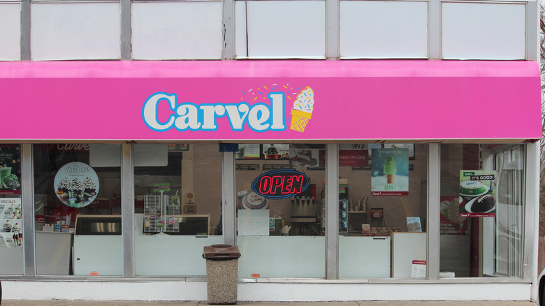 Carvel ice cream shop