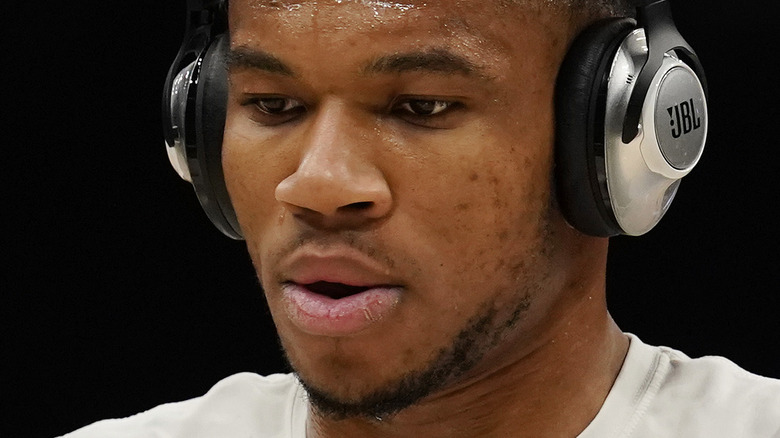 Giannis Antetokounmpo headphones 