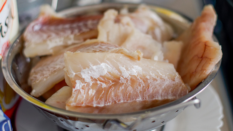 Defrosting fish fillets