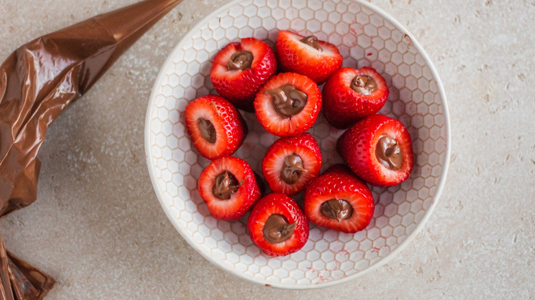 Nutella Stuffed Strawberries Recipe
