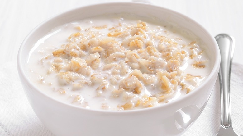 oatmeal porridge in bowl