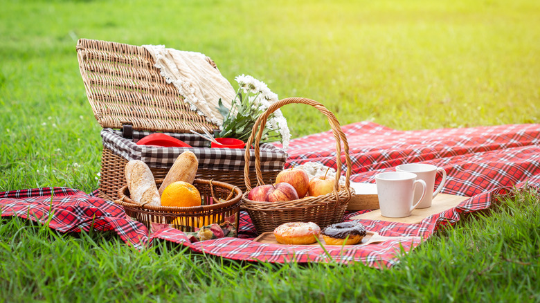 Picnic basket with food