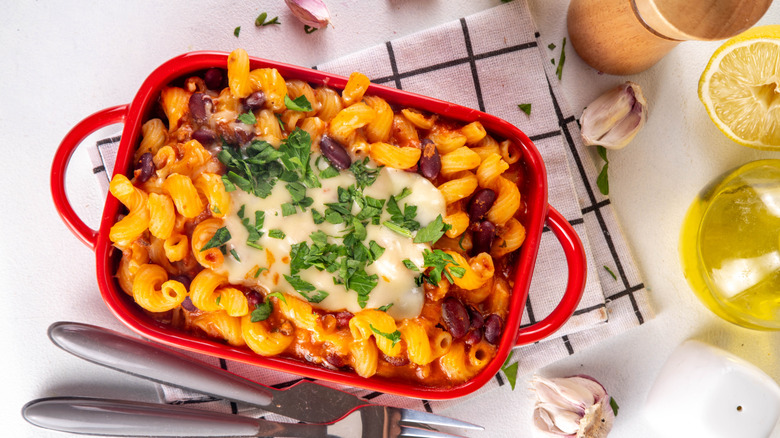 chili mac casserole