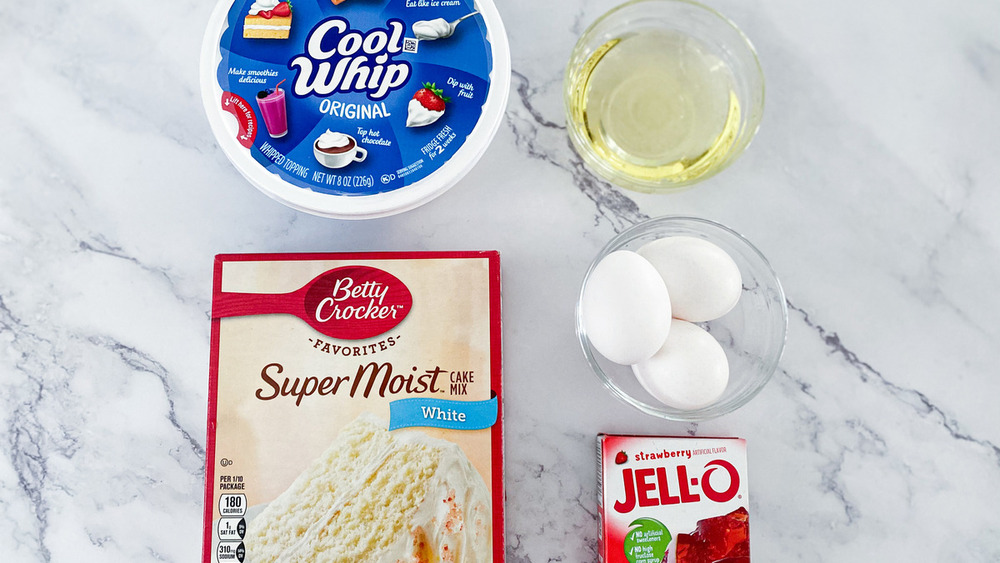 old-fashioned Jell-o poke cake