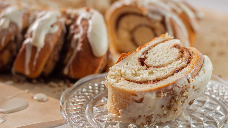 slice of pecan coffee ring