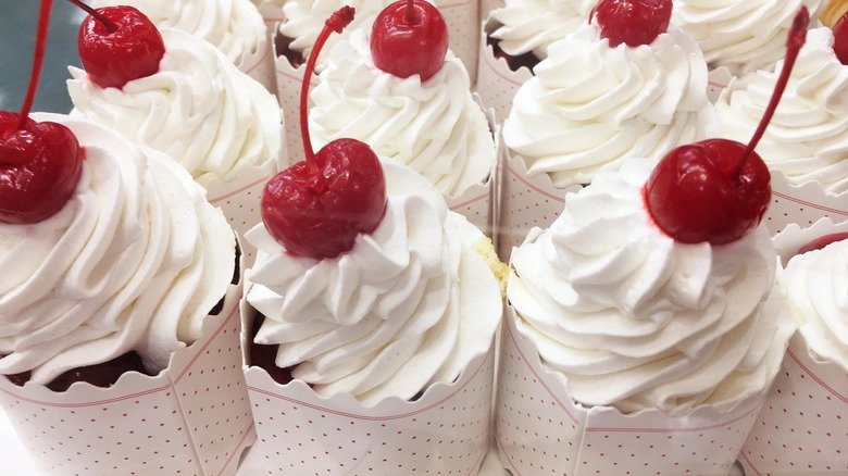 Charlotte Russe cakes in cardboard cup