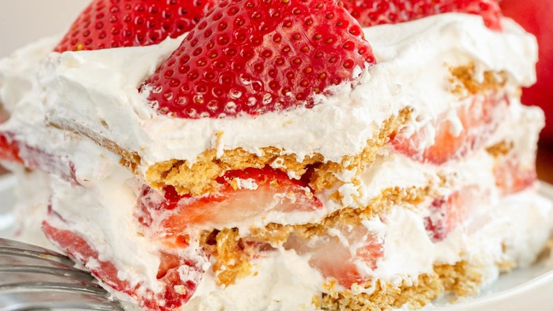 Strawberry icebox cake