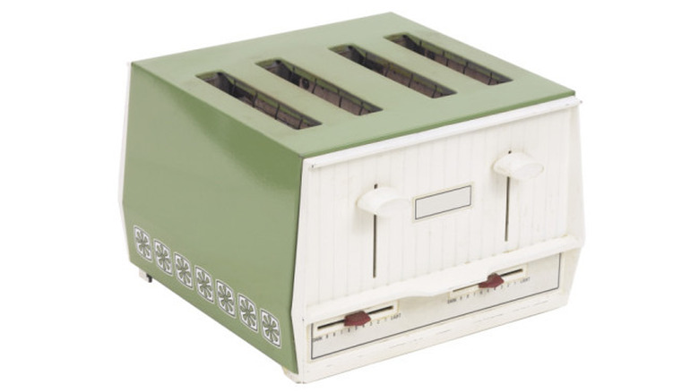 avocado green toaster