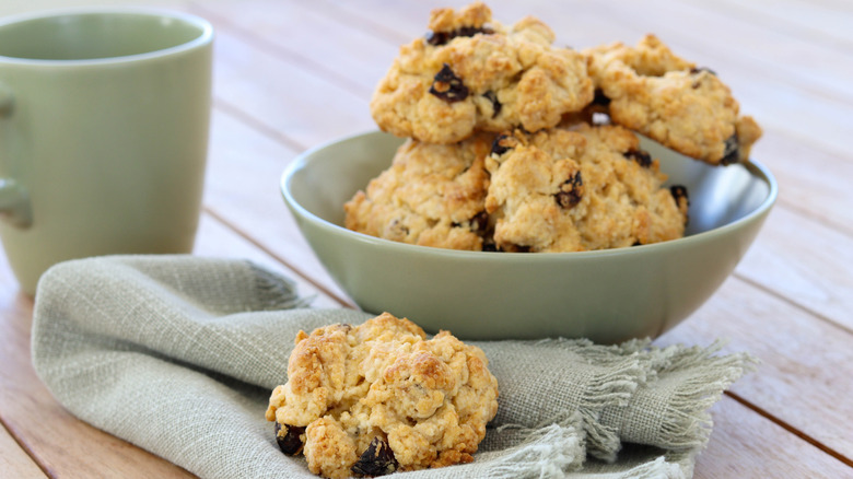bowl of rock cakes