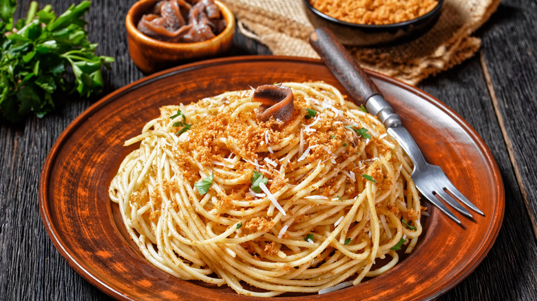 A plate of pasta mollicata
