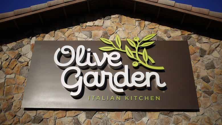 Olive Garden Sign