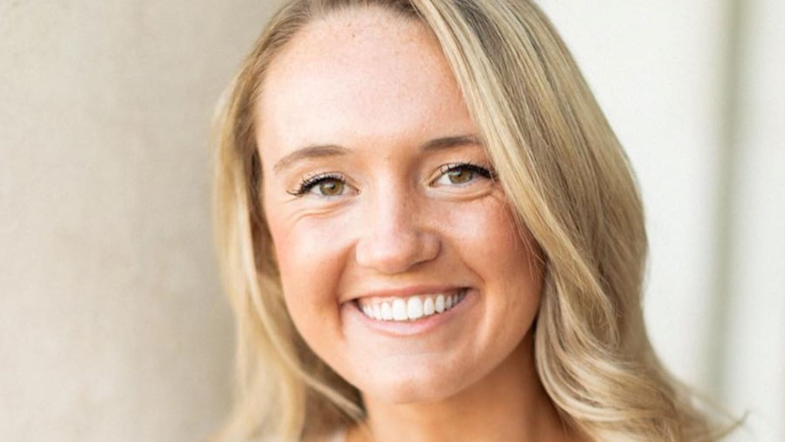 Olive Garden Just Gave Alex Drummond This Surprise Wedding Gift