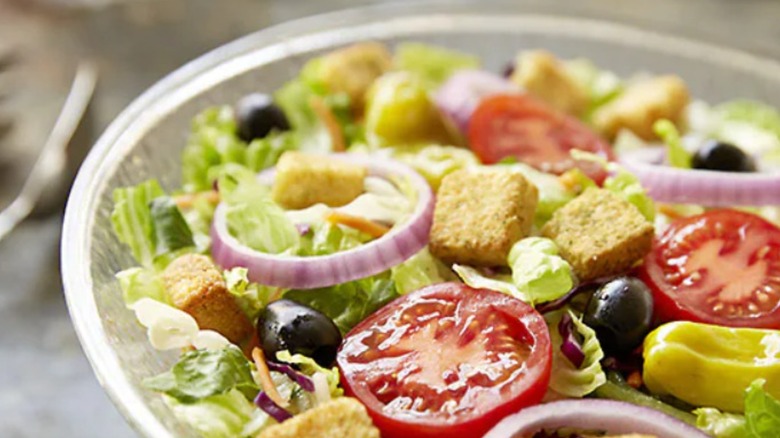 Olive Garden Salad: What To Know Before Ordering