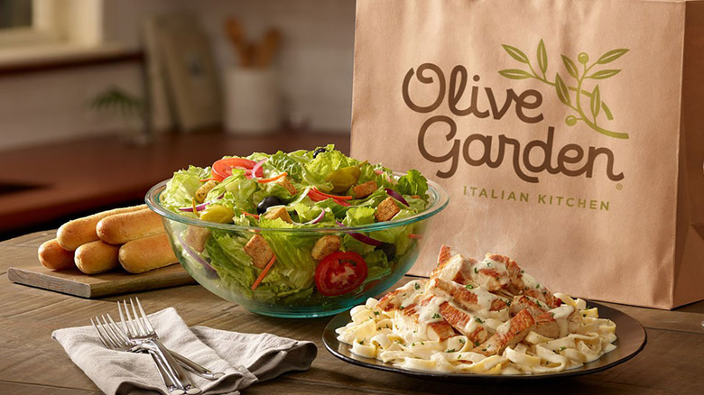 olive garden bag and food
