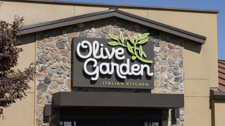 Olive Garden storefront