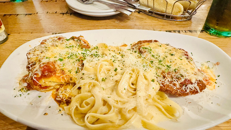 pasta Alfredo on Olive Garden table