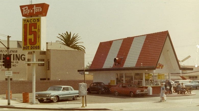 Exterior of a Pup n Taco location