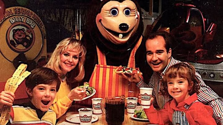 Family with critter at Showbiz Pizza