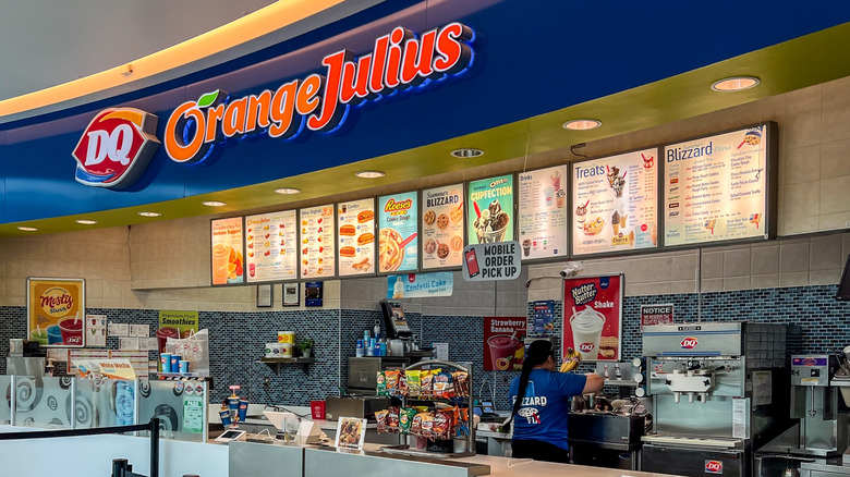 Orange Julius vendor in food court