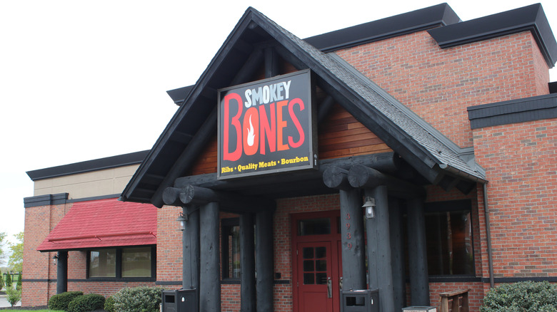 Entrance to Smokey Bones restaurant
