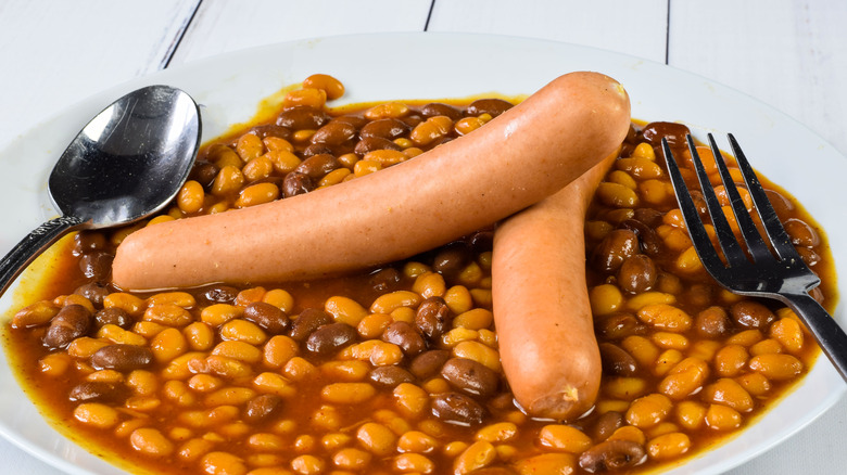 plate of beans and franks