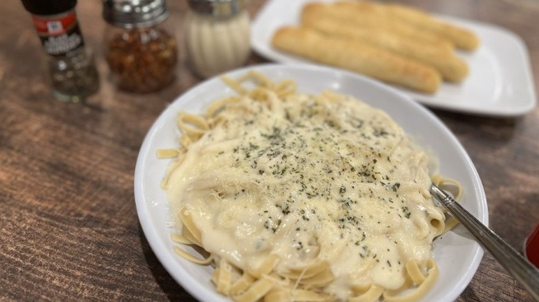 Fazoli's fetuccine alfredo and breadsticks