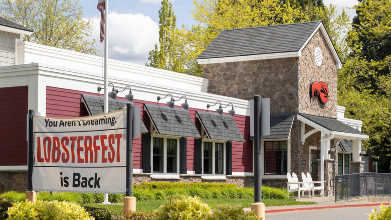 Red Lobster storefront with Lobsterfest sign