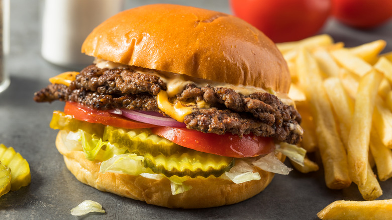 Smashburger with toppings