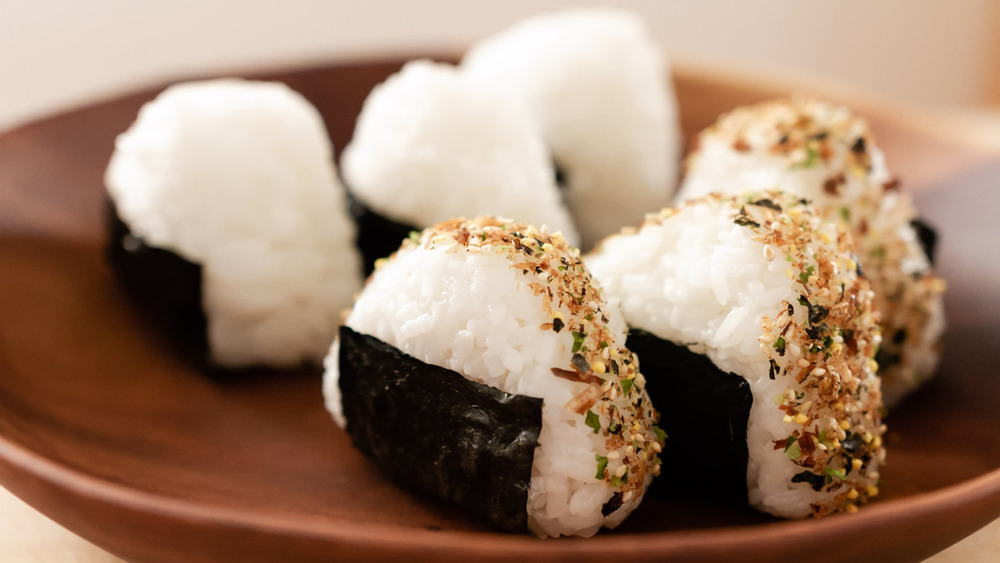 onigiri recipe on display